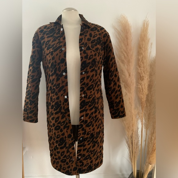 Ichi Brand. Corduroy, animal print, button front, lightweight jacket in size XS. - Picture 6 of 11